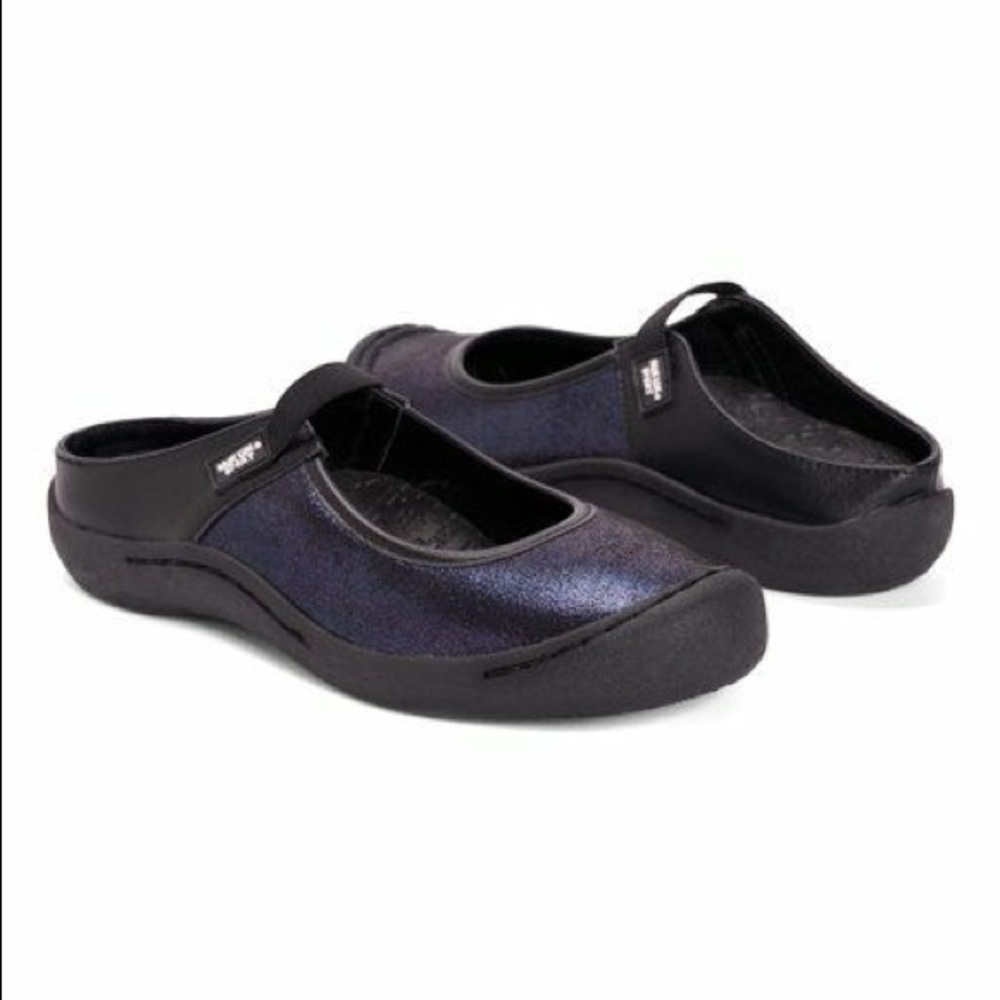Muk Luk Justine Blue Sparkle Mule Womens